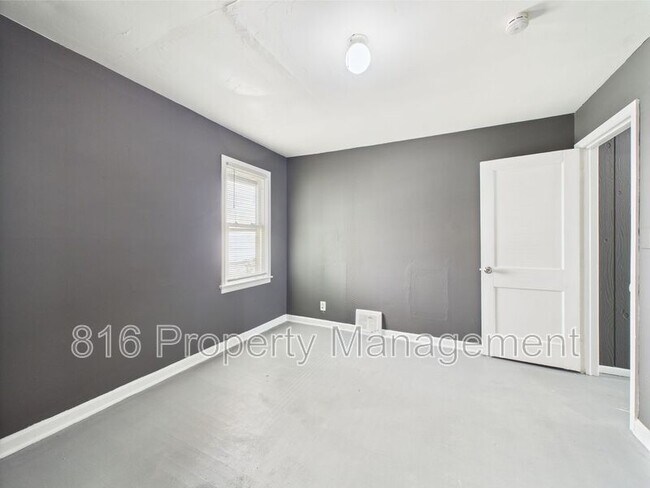 Building Photo - 3354 Jackson Ave