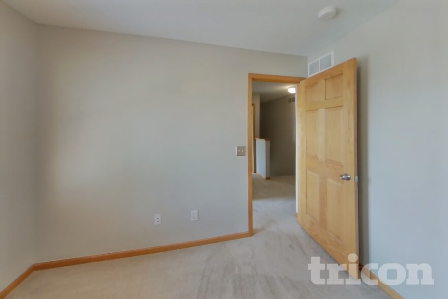 Building Photo - 1230 Varner Way
