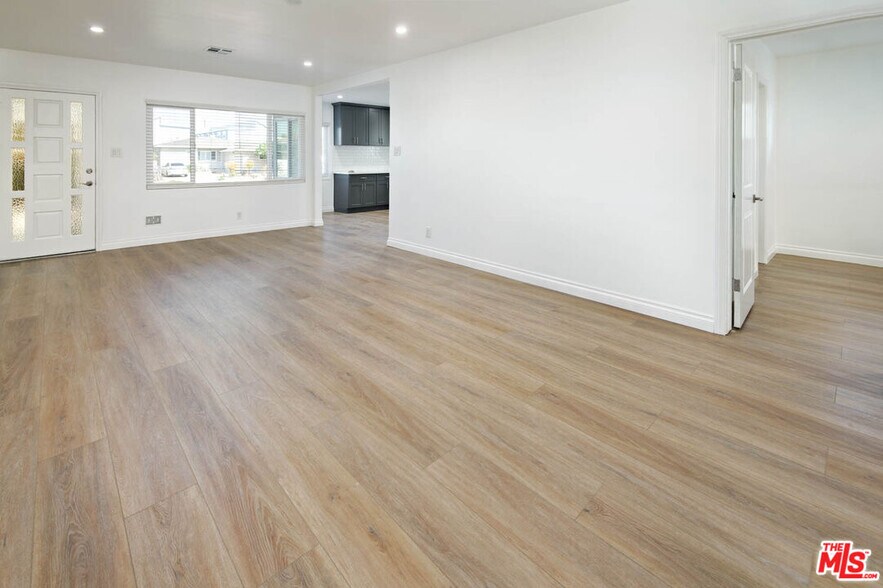 Building Photo - 1436 W 152nd St