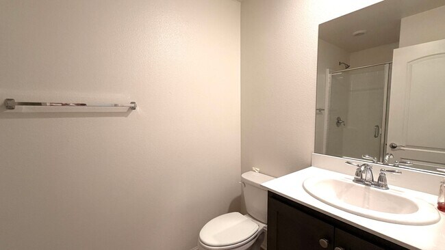 Building Photo - Modern Townhouse in Fairview Community of Bonsall