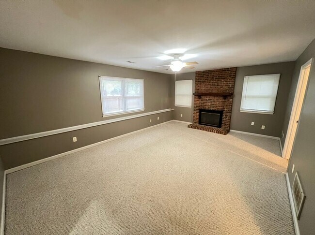 Building Photo - Quiet 3 bedroom cul-de-sac home in Rolling...