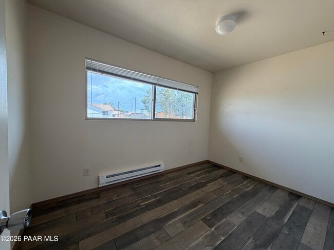 Building Photo - 3200 N Victor Rd