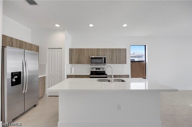 Building Photo - 5574 Cassidy Ln