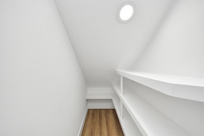 Building Photo - 107 Frawley St