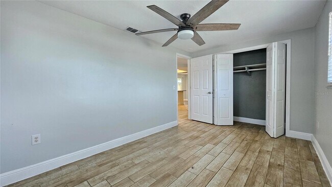 Building Photo - 6412 Pawling Ave
