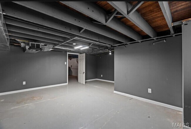 Building Photo - 5462 Christy Ave