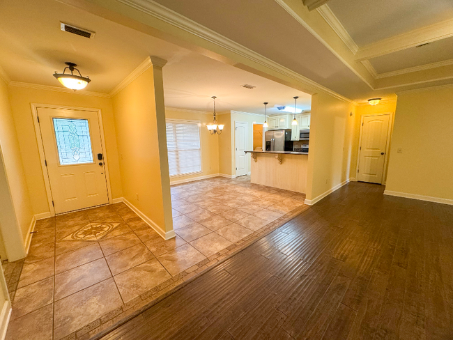 Building Photo - 104 Sagewood Ln