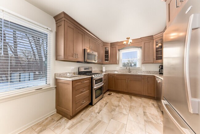 Building Photo - 8526 W 107th St