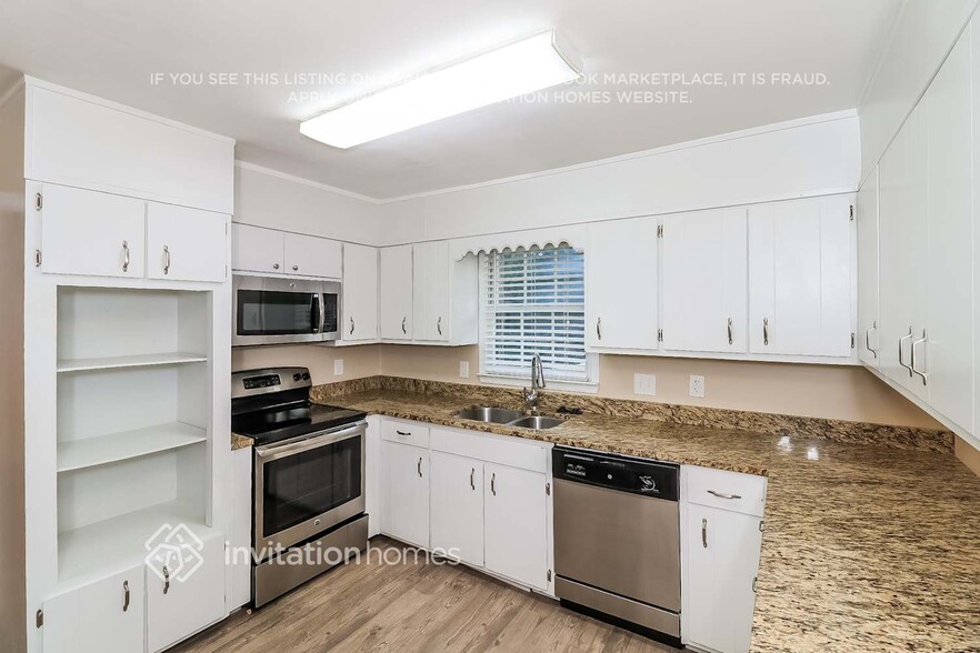 Building Photo - 2550 Raintree Way NE