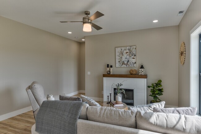 Building Photo - 625 Layne Dr