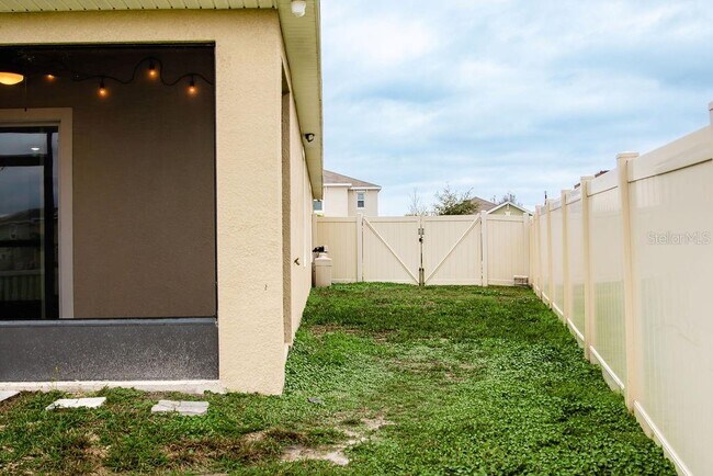 Building Photo - 8089 Pelican Reed Cir