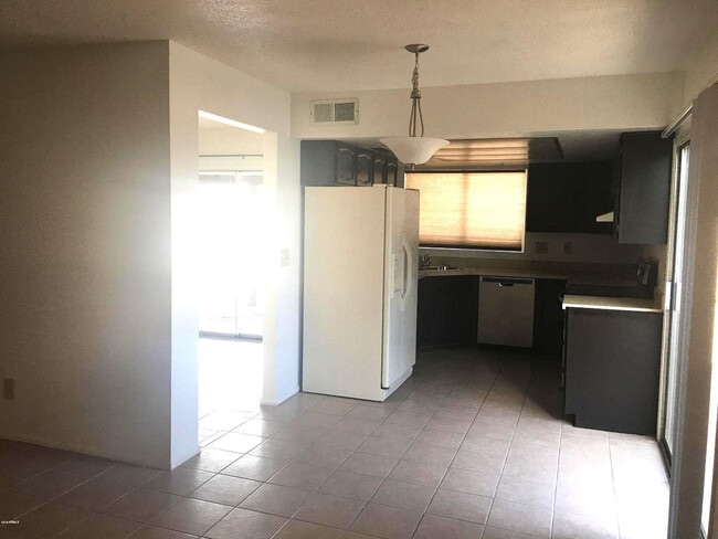 Building Photo - 2813 N Evergreen St