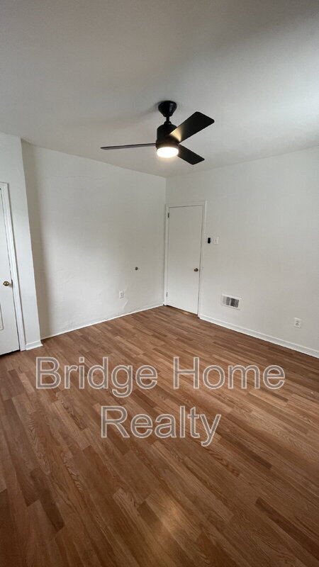 Building Photo - 319 N Balph Ave