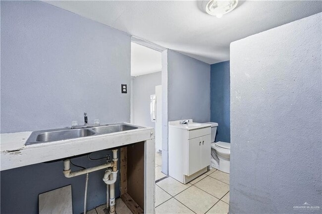 Building Photo - 8516 Hendrix Ave