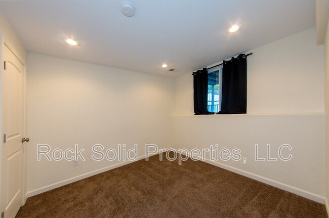 Building Photo - 6963 Countryside Ave