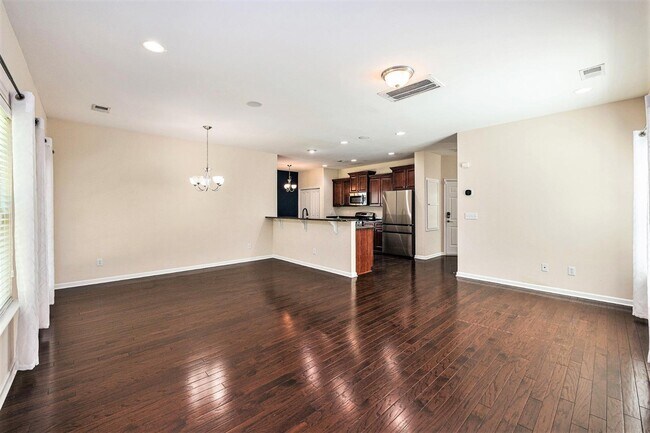 Building Photo - 349 Drayton Pl Dr