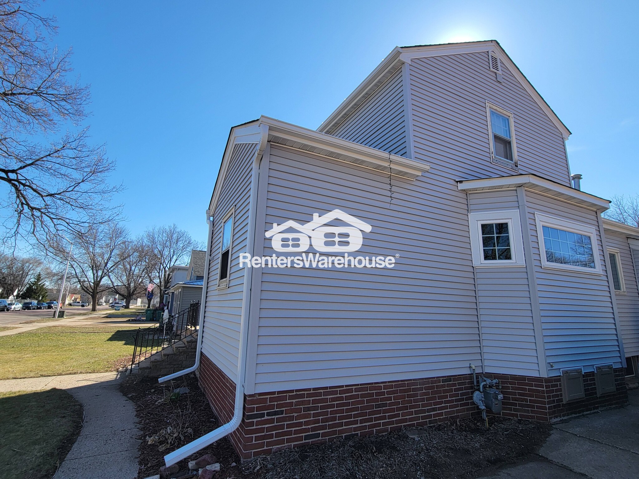 Building Photo - 405 6th St