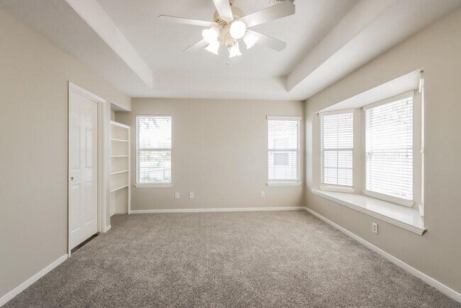 Building Photo - 12327 Landsdown Ridge Way