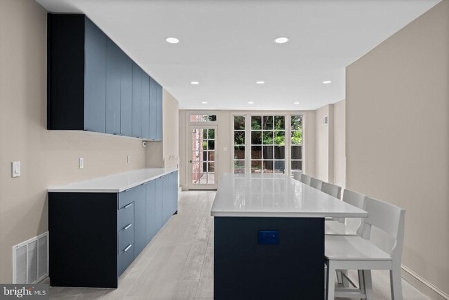 Building Photo - 1525 35th St NW
