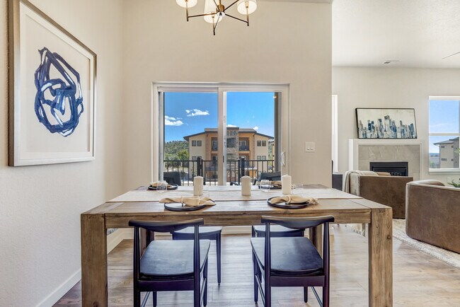 Building Photo - 5763 Villa Lorenzo Dr