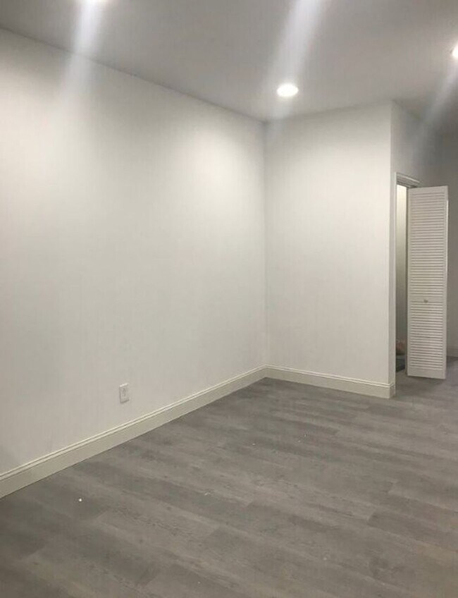 Building Photo - 3326 N 17th St