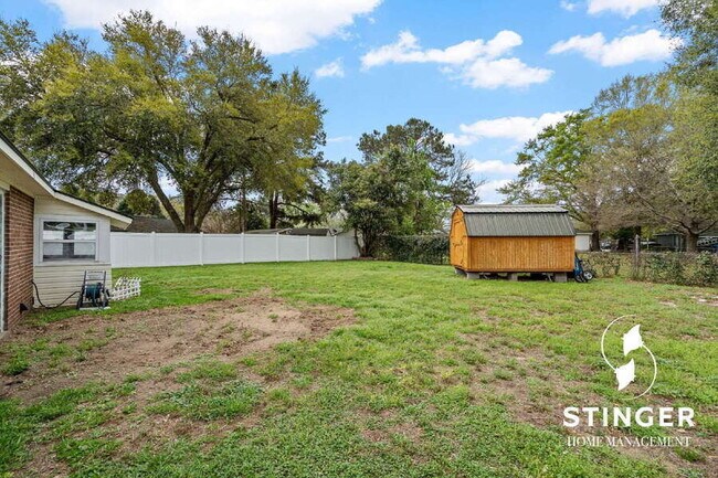 Building Photo - 16 Quail Ridge Cir N