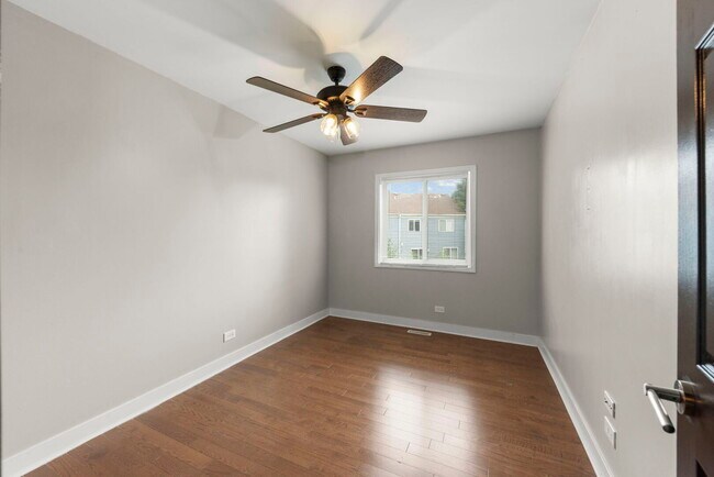 Building Photo - 2661 Prairieview Ln S