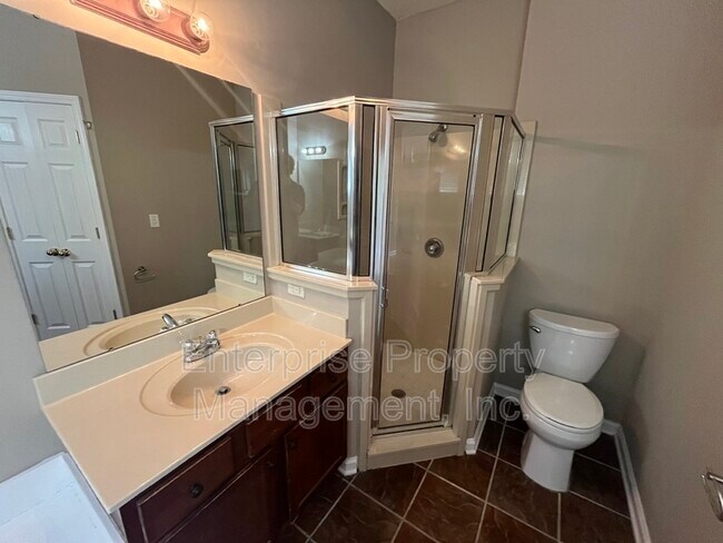 Building Photo - 5236 Laurel Home Cove