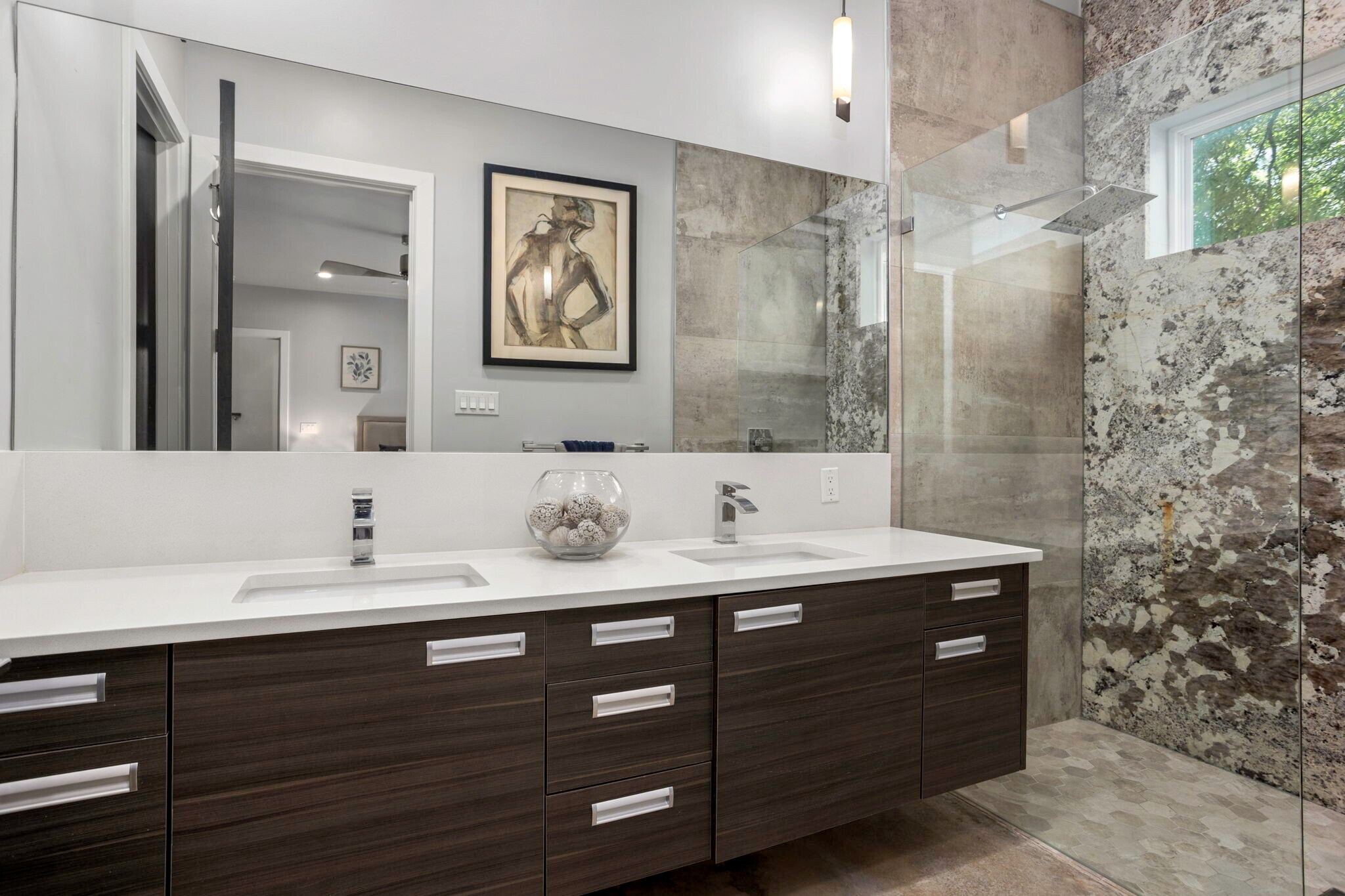 Building Photo - 326 Clay