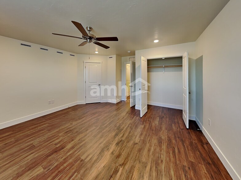 Building Photo - 4065 N Keklik Ave