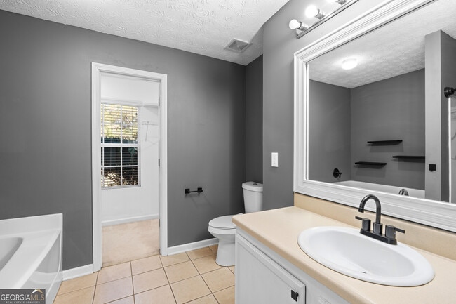 Building Photo - 47 Matthews St