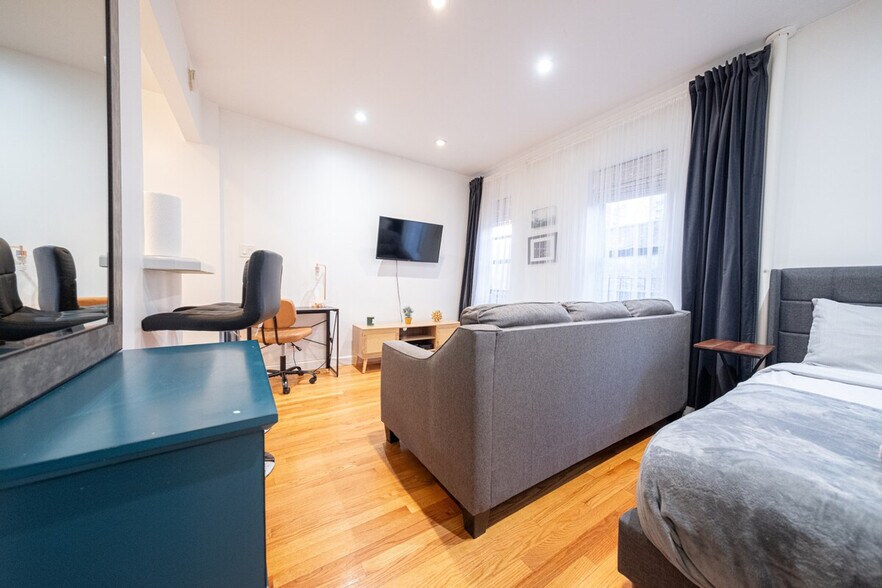 Building Photo - 317 E 75th St