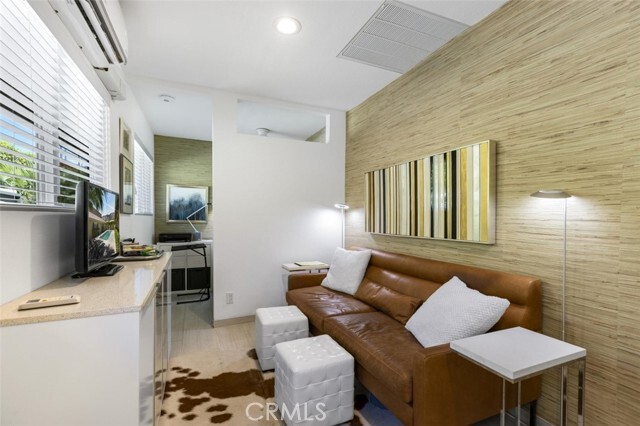 Building Photo - 555 S Thornhill Rd