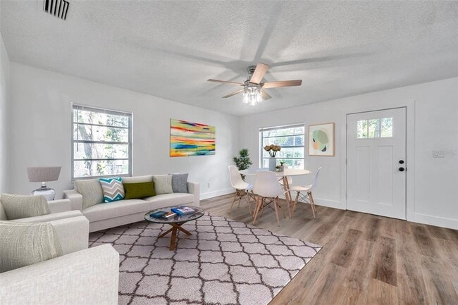 Building Photo - 304 W Idlewild Ave