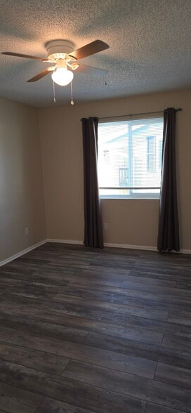 Second Bedroom - 222 Thorntree Pl