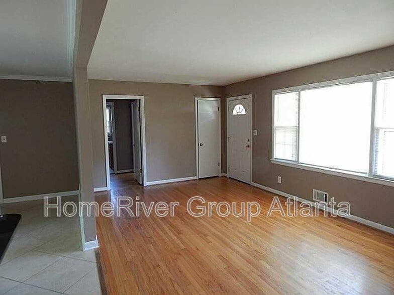 Building Photo - 2447 Tiffany Pl