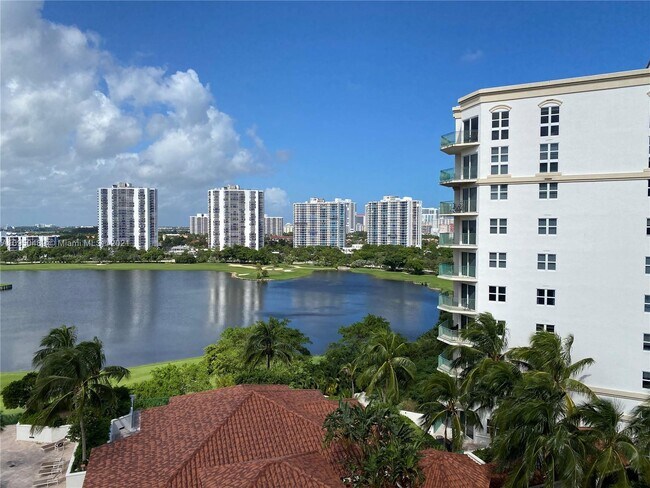 Building Photo - 19900 E Country Club Dr
