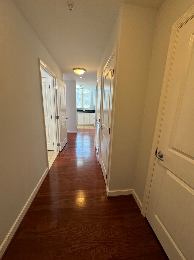 Building Photo - 155 Potomac Passage