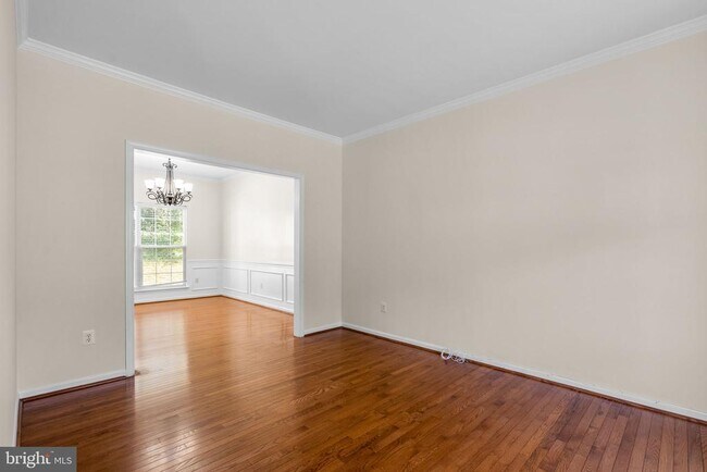 Building Photo - 8913 Tonbridge Terrace