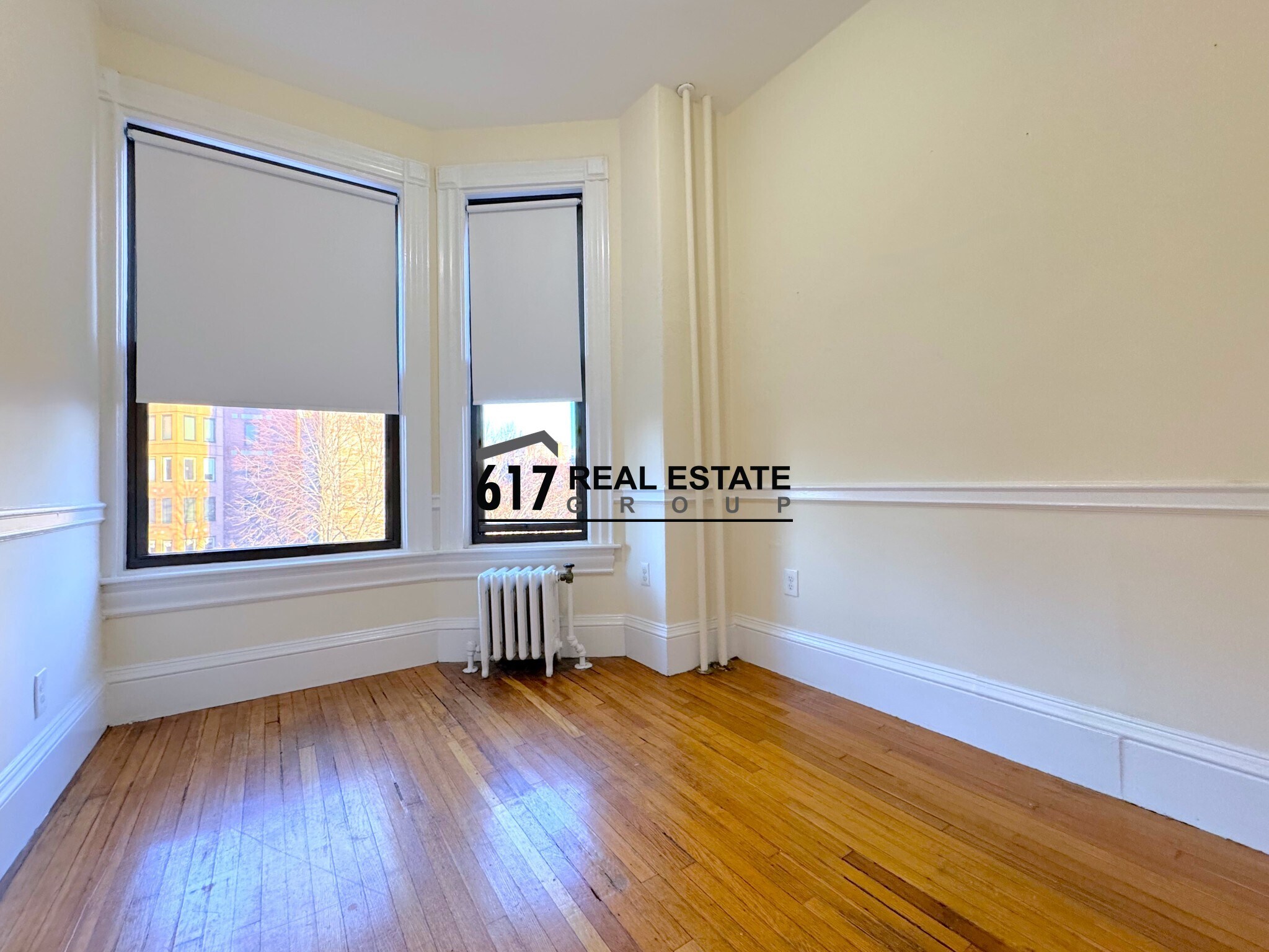 Building Photo - 504 Beacon St