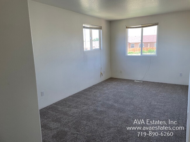 Building Photo - 279 W Coral Dr