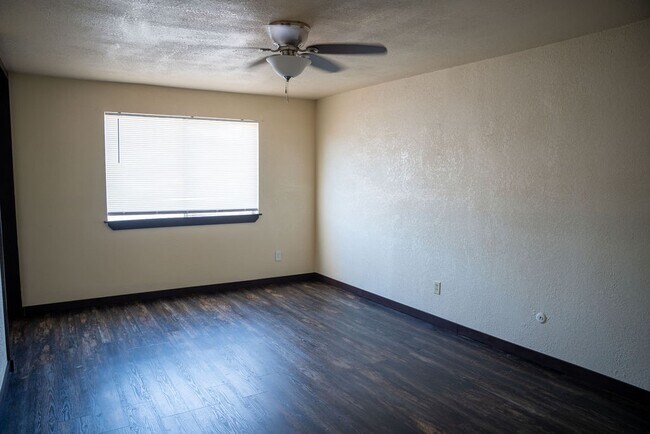 Building Photo - 6482 Alisa Ln