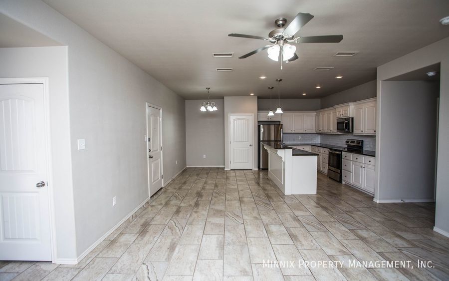 Building Photo - 2617 113th St