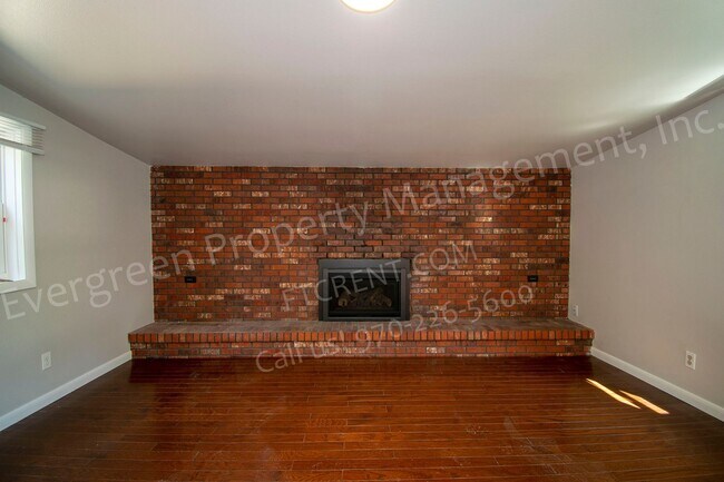 Building Photo - 3 Bed House in Northwest Fort Collins!