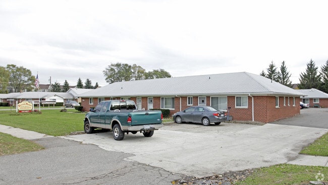 Building Photo - Susann Manor Apartments