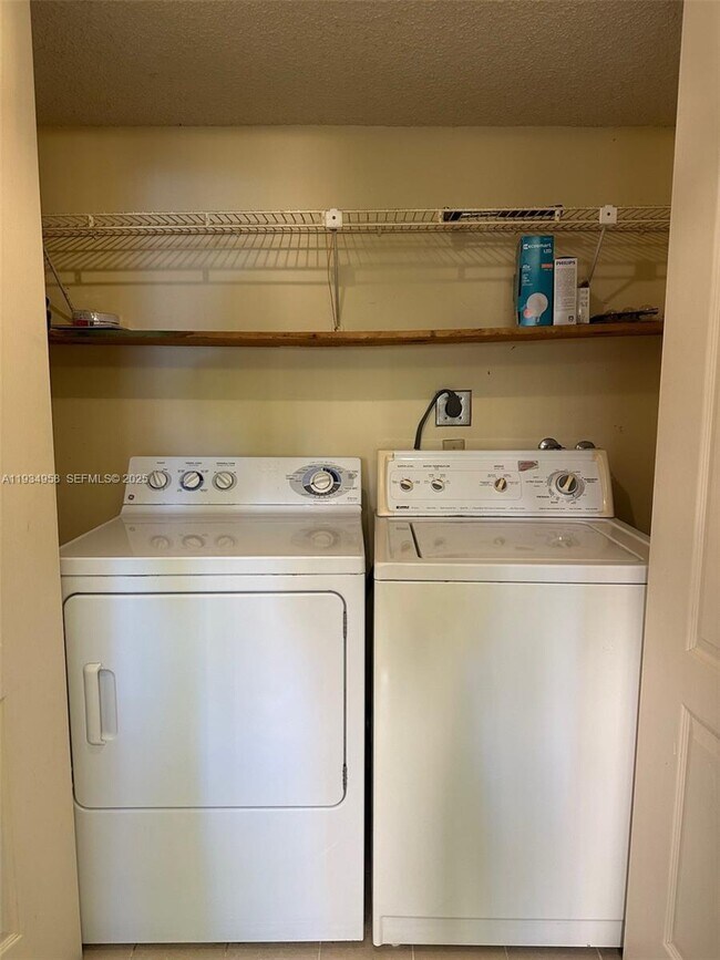 Building Photo - 9420 W Flagler St