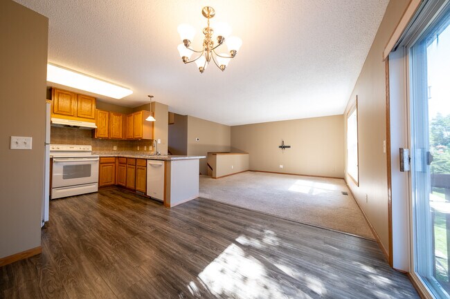 Building Photo - 15645 Float Ct