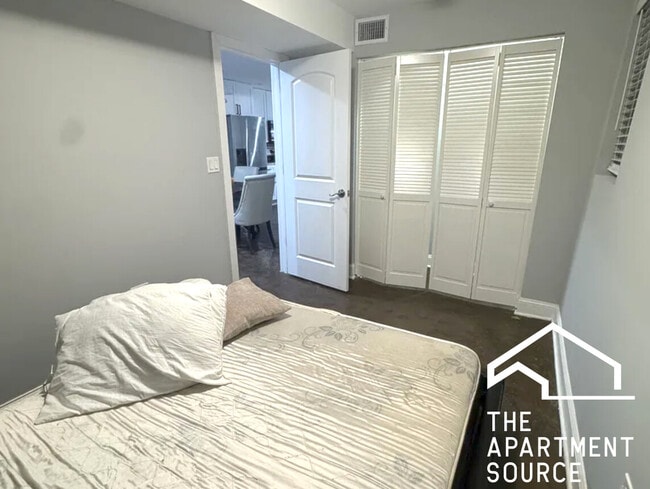 Building Photo - 2937 W Jackson Blvd