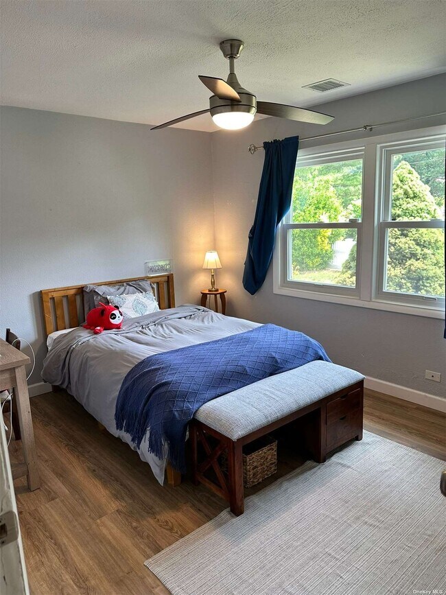 Building Photo - 115 Wedgewood Dr