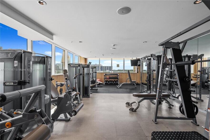 Building Photo - 400 Sunny Isles Blvd